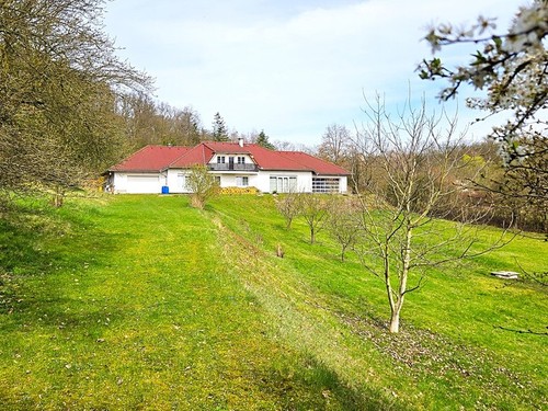Prodaný dům 350 m², pozemek 12302 m²
