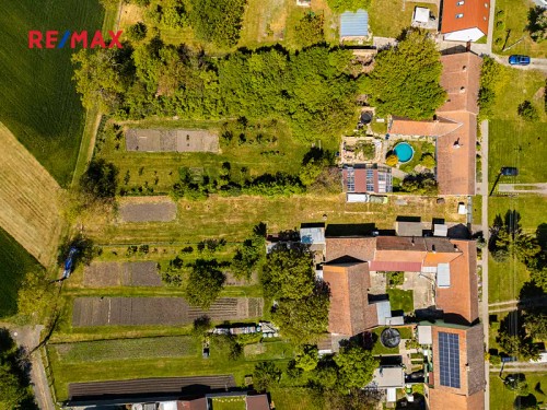 Prodej stavebního pozemku 992 m²