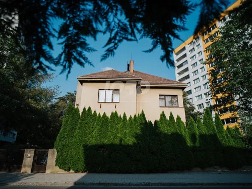 Prodaný dům 300 m², pozemek 1159 m²