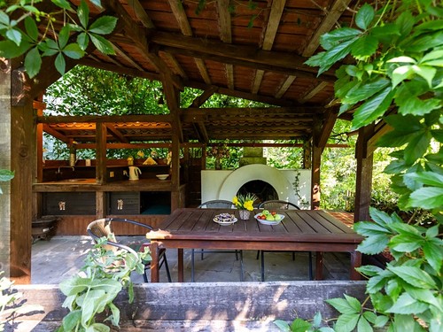 Prodaná chalupa 300 m², pozemek 1636 m²