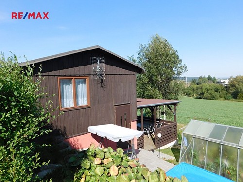 Prodaná chata 40 m², pozemek 357 m²