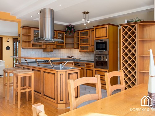 Prodaný dům 370 m², pozemek 1500 m²