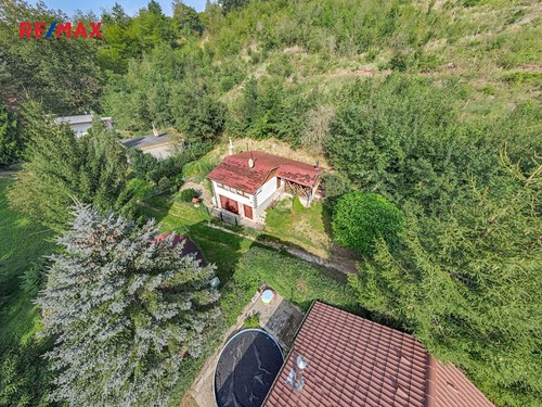 Prodaná chata 40 m², pozemek 398 m²