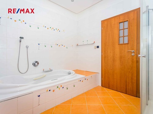 Prodaná vila 512 m², pozemek 1508 m²