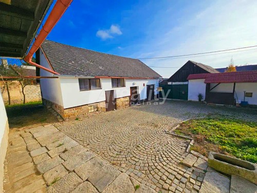 Prodaná zemědělská usedlost 200 m², pozemek 1438 m²
