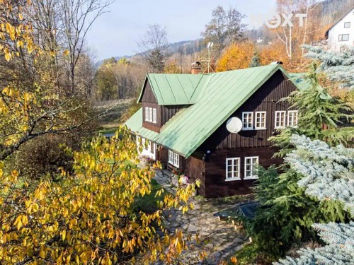 Prodej domu 300 m², pozemek 1830 m²