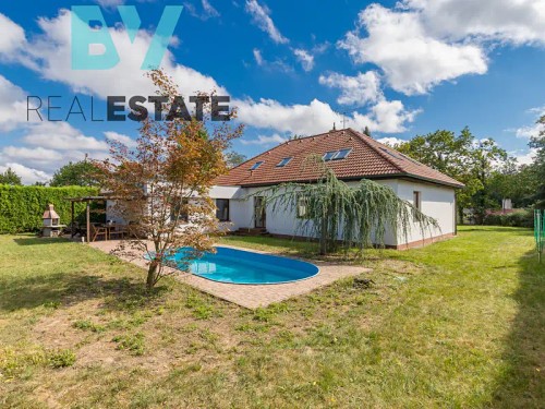 Prodaný dům 345 m², pozemek 1944 m²