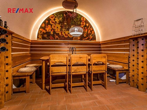 Prodaná vila 512 m², pozemek 1508 m²
