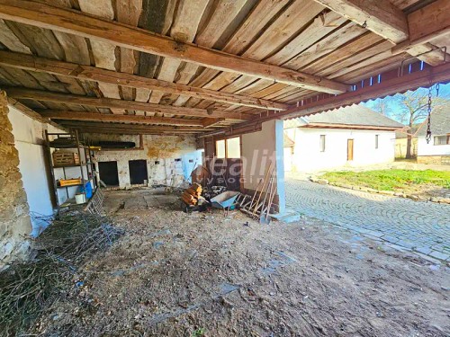 Prodaná zemědělská usedlost 200 m², pozemek 1438 m²