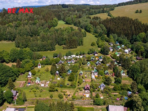 Prodaná chata 42 m², pozemek 689 m²