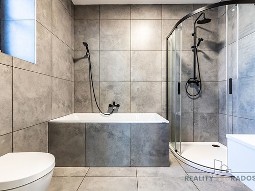 Prodaná vila 250 m², pozemek 1711 m²