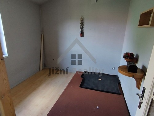 Prodaný dům 300 m², pozemek 2011 m²