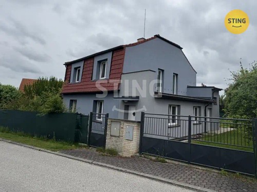 Prodej vily 200 m², pozemek 660 m²