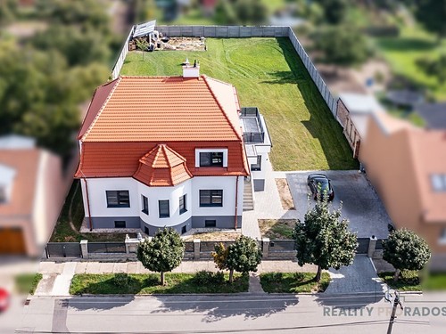 Prodaná vila 250 m², pozemek 1711 m²