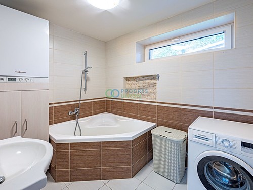 Prodaný dům 147 m², pozemek 914 m²