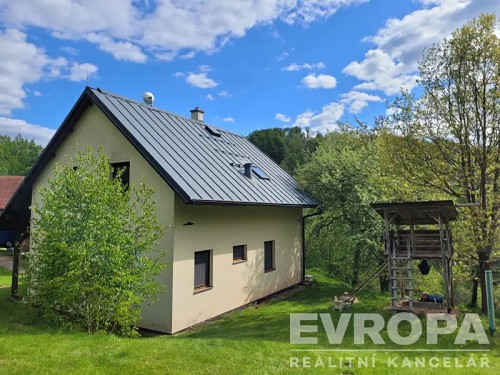 Prodej domu 110 m², pozemek 1945 m²