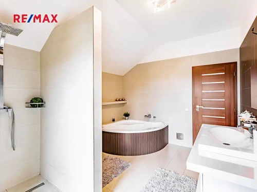 Prodej domu 191 m², pozemek 801 m²