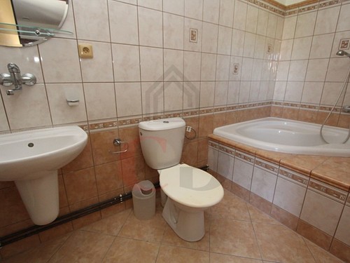 Prodaný dům 589 m², pozemek 6412 m²