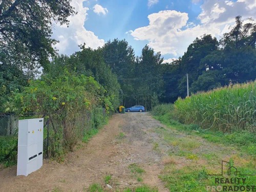 Prodej stavebního pozemku 1660 m²