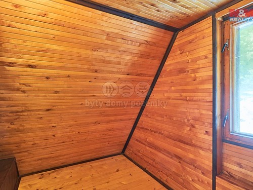 Prodaná chata 40 m², pozemek 689 m²