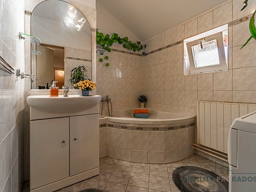 Prodaný dům 250 m², pozemek 584 m²