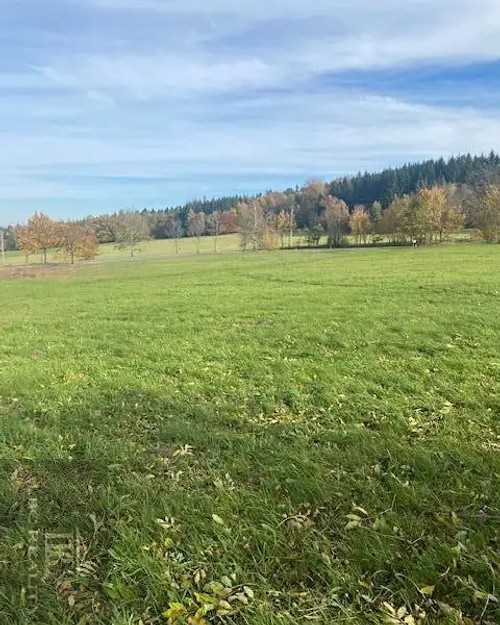 Prodej stavebního pozemku 2464 m²