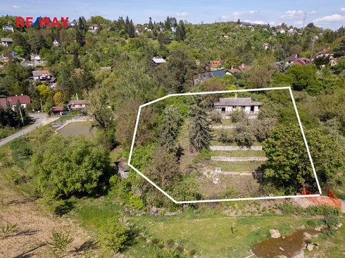 Prodej stavebního pozemku 1537 m²