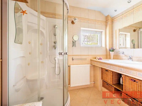 Prodej domu 290 m², pozemek 1699 m²
