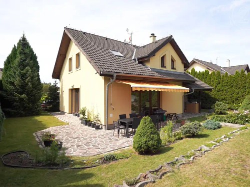 Prodaný dům 219 m², pozemek 737 m²