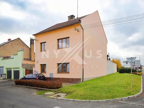 Prodej domu 315 m², pozemek 1555 m²