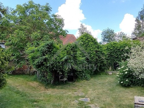 Prodaný dům 300 m², pozemek 2011 m²