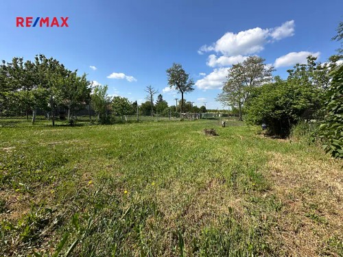 Prodej stavebního pozemku 992 m²