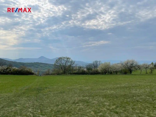 Prodej stavebního pozemku 1249 m²
