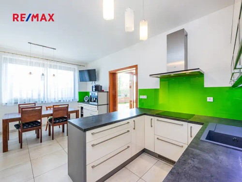 Prodej domu 392 m², pozemek 973 m²
