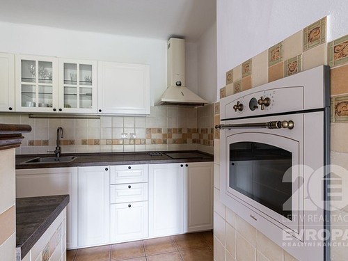 Prodaný dům 380 m², pozemek 3809 m²