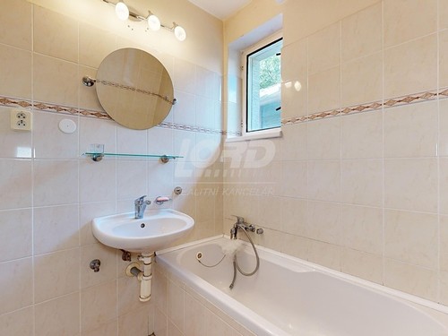 Prodaný dům 366 m², pozemek 955 m²