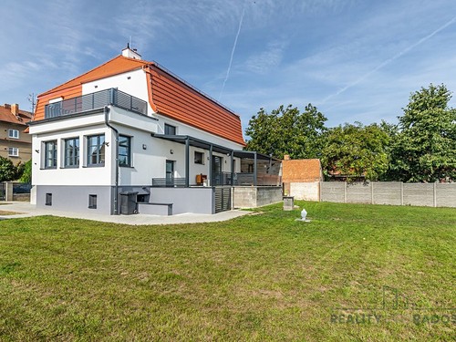 Prodaná vila 250 m², pozemek 1711 m²
