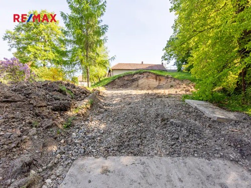 Prodej stavebního pozemku 800 m²
