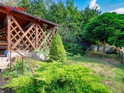 Prodaná chata 40 m², pozemek 398 m²