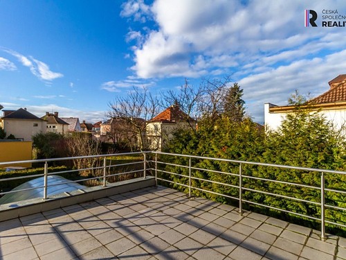 Prodaná  vila 298 m², pozemek 542 m²