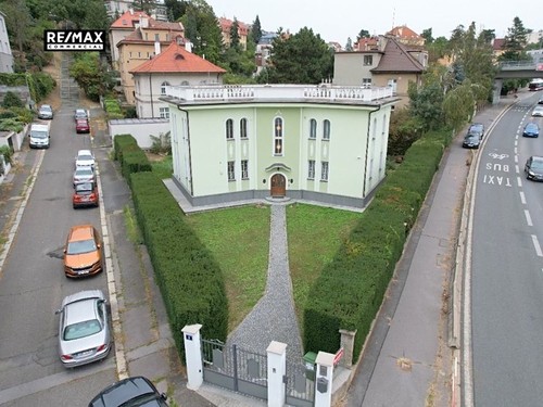 Prodaná vila 451 m², pozemek 986 m²