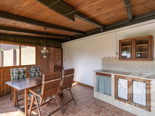 Prodaný dům 380 m², pozemek 3809 m²