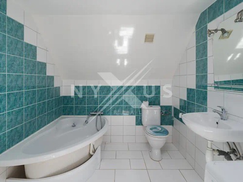 Prodaný dům 215 m², pozemek 943 m²