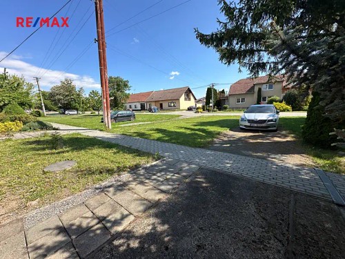 Prodej stavebního pozemku 992 m²