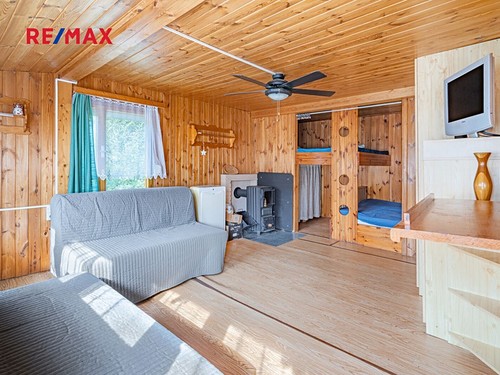 Prodaná chata 40 m², pozemek 398 m²