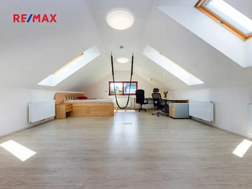 Prodej domu 392 m², pozemek 973 m²