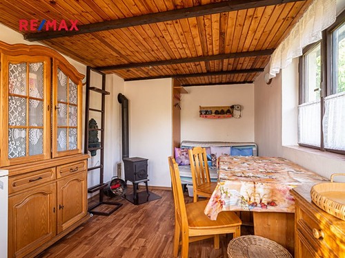 Prodaná chata 24 m², pozemek 384 m²