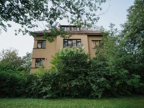 Prodaný dům 300 m², pozemek 1159 m²