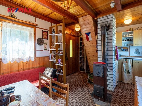 Prodaná chata 23 m², pozemek 375 m²