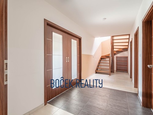 Prodaný dům 205 m², pozemek 990 m²
